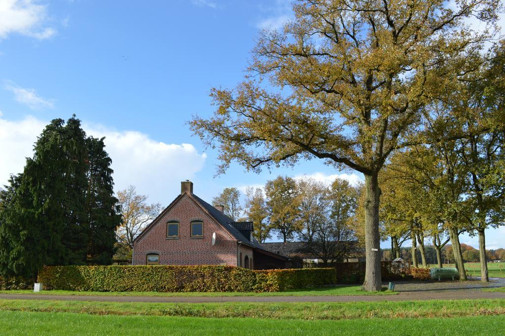 Huize Ouwervelden Bed & Breakfast Wouwsche Plantage Exterior foto